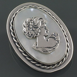 Broszka / Wisiorek srebrny z masą perłową kamea